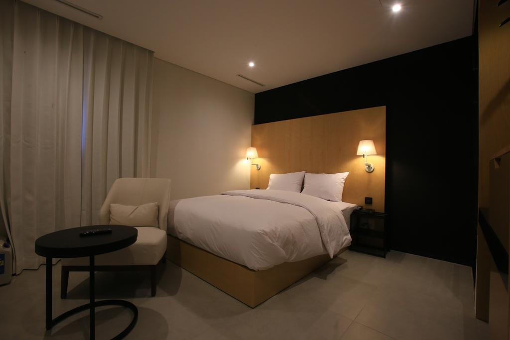 Hotel The Artist Yeoksam Seoul Bagian luar foto